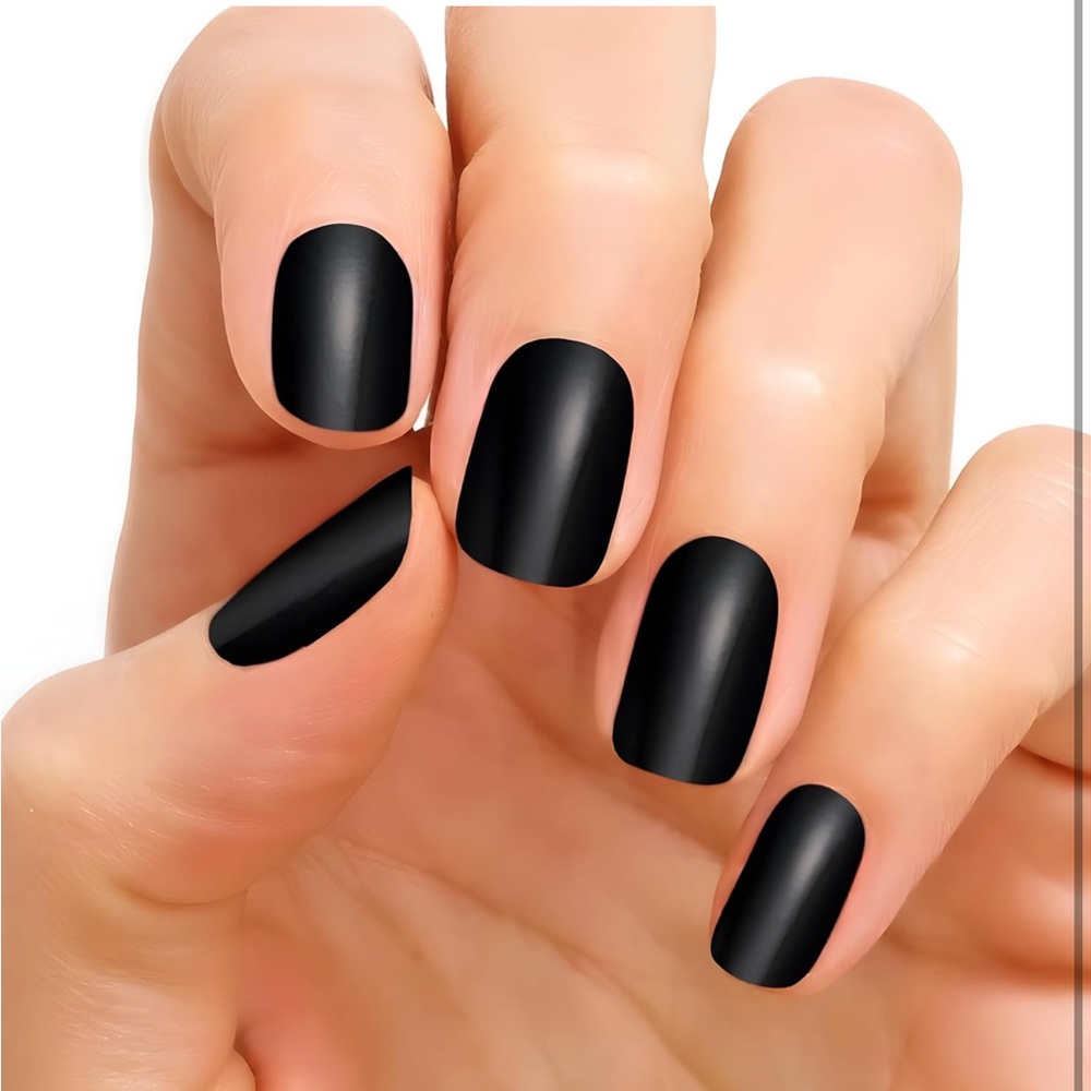 Color Street: Midnight in Manhattan | Black Classic Goth Solid Crème Halloween - Picture 11 of 13